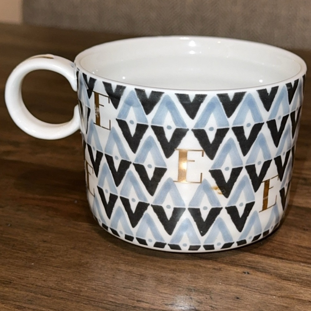 New Anthropologie stoneware coffee tea mug cup letter initial alphabet “e” blue